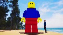 Boneco Gigante de Lego: as Coisas Mais Malucas Encontradas em Praias