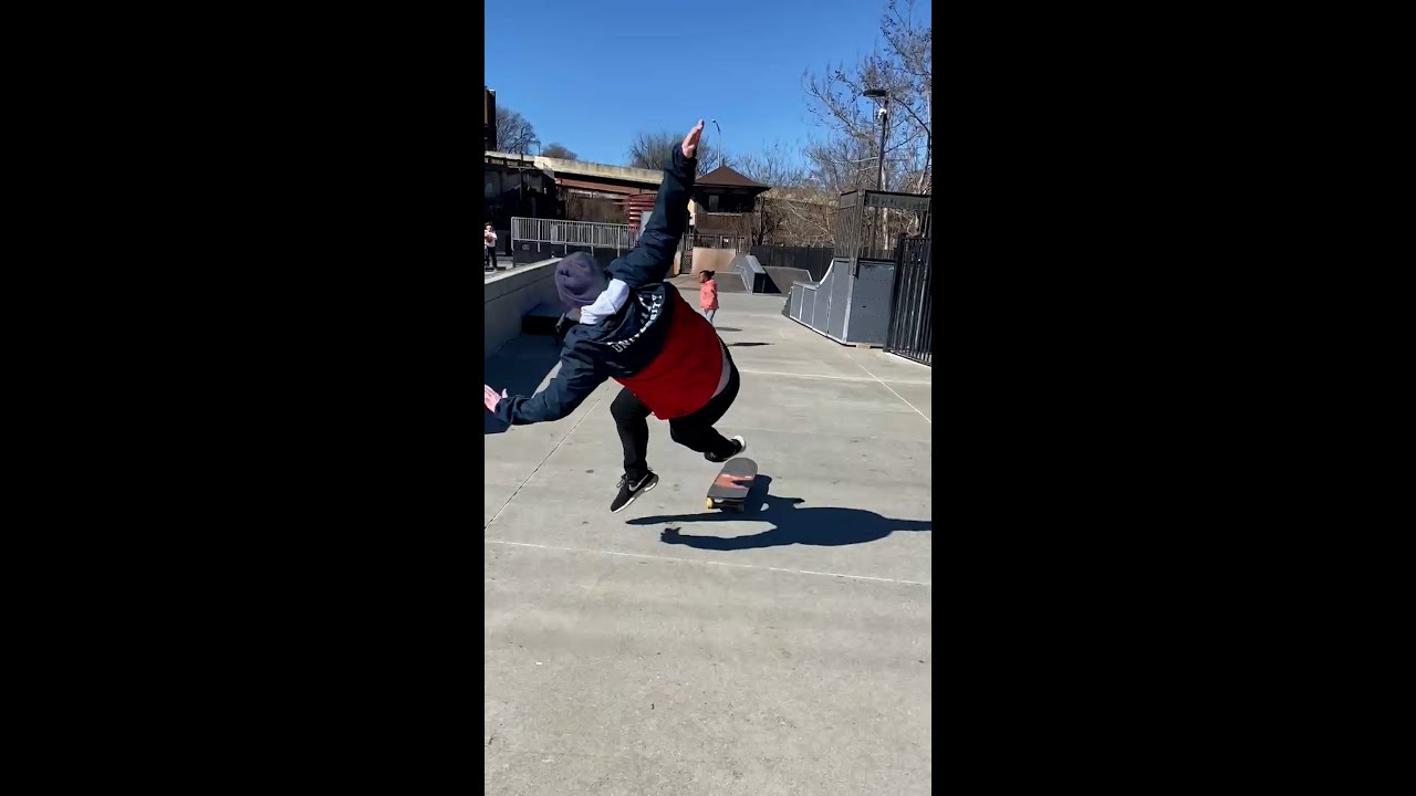 Do a spin they said, it will be fun they said #skateboard #fail