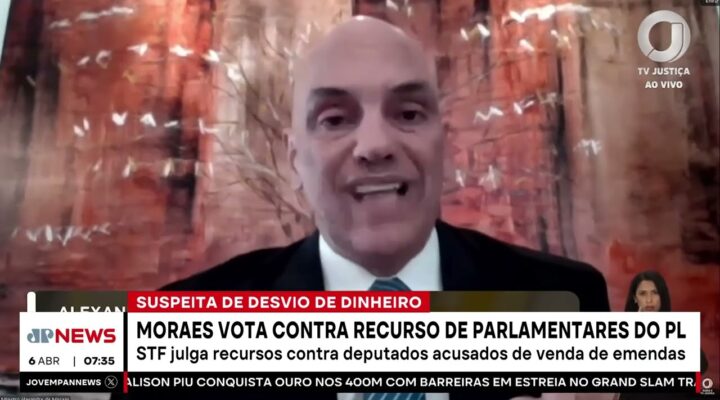 Moraes vota contra recurso de parlamentares do PL